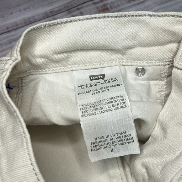 Levi's High Waisted White Denim Shorts 5" Inseam Size 8 or 29 Classic Summer - Picture 5 of 5